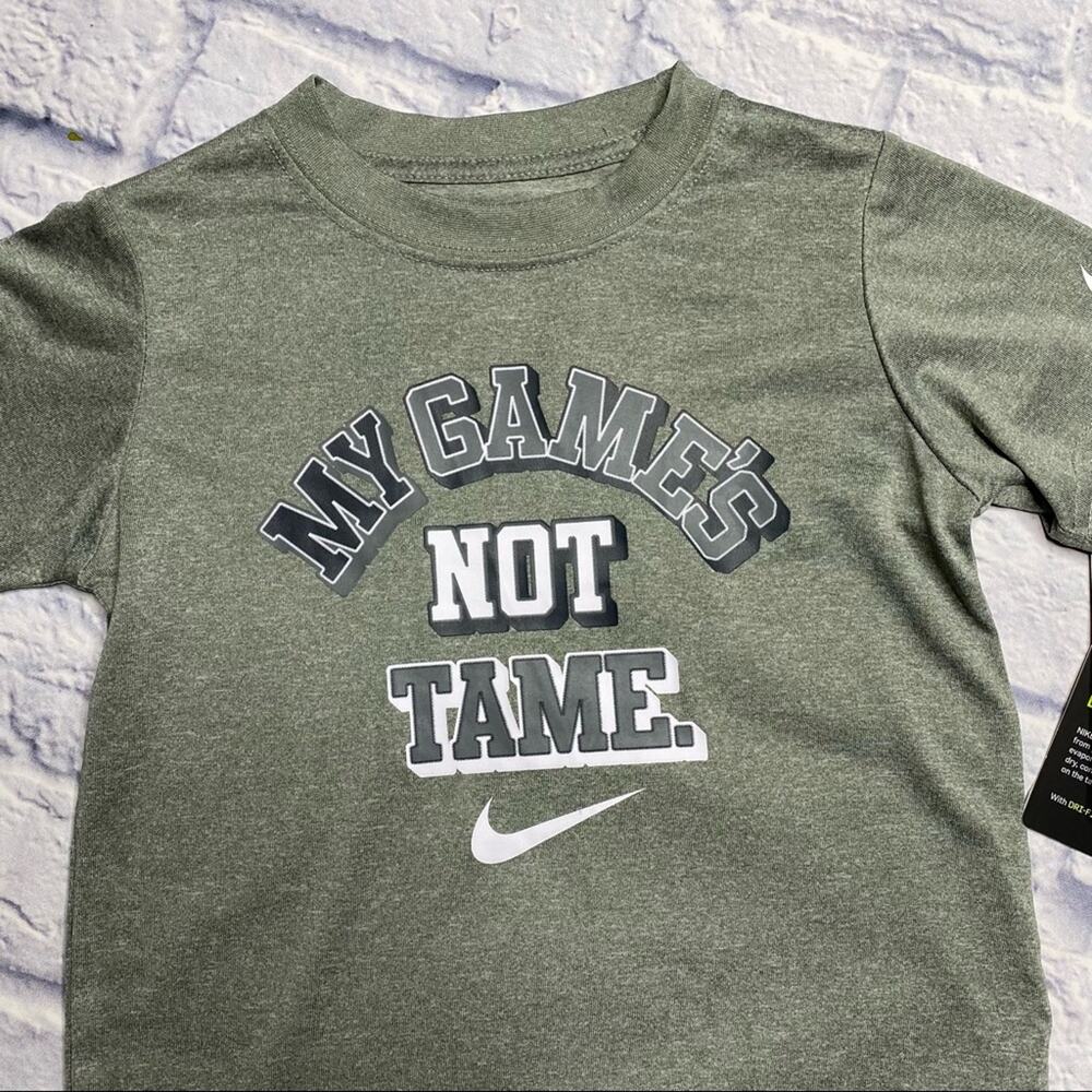 NEW Nike Dri-Fit, Athletic Cut Tee in Grey - Picture 2 of 7